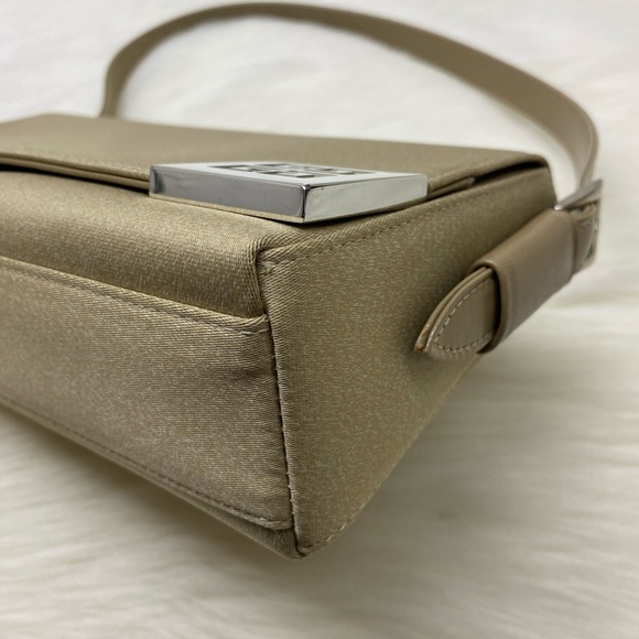 Authentic Vintage Givenchy shoulder bag - Picture 4 of 10